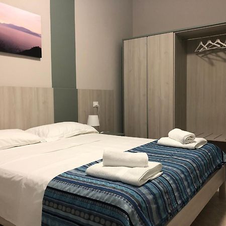 韦拉莫利诺公寓 Moniga del Garda 客房 照片