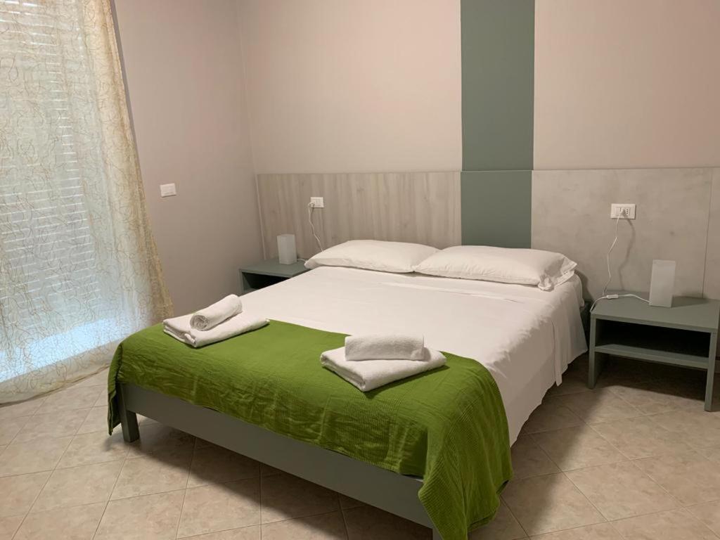 韦拉莫利诺公寓 Moniga del Garda 客房 照片